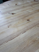 Load image into Gallery viewer, Pine Round Table
