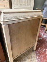Load image into Gallery viewer, Stripped Oak Blanket Box
