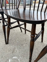 Load image into Gallery viewer, 6 x Windsor Chairs
