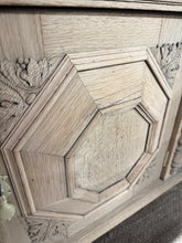 Load image into Gallery viewer, Large Solid Oak Sideboard

