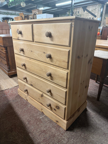 This beautiful large solid pine chest of drawers is sturdy and generally well maintained. It has been stripped back and could shine even more with a coat of wax for added protection. Featuring two smaller drawers with dovetail joints above four larger ones, it provides plenty of storage space.

Overall Dimensions

92.5cm wide x 51cm deep x 114cm high

DELIVERY AVAILABLE      

For our other items see our website https://fossewayfurniture.co.uk

collection from our shop at CV36 4QZ or purchase online for del