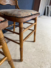 Load image into Gallery viewer, 2 x American Pine Chairs
