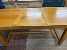 Load image into Gallery viewer, Oak Extendable Table
