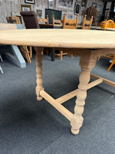 Load image into Gallery viewer, Stripped Oak Table
