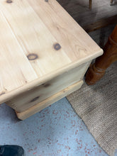 Load image into Gallery viewer, Stripped Blanket Box
