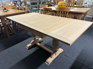 Extendable Oak Table