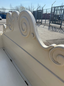 Gustavian Style Settle