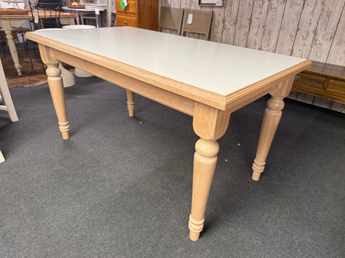 This gorgeous, solid wooden dining table is strong and well-maintained. It has some signs of wear, but they’re minor and don’t detract from its charm. Perfectly sized to seat six comfortably.

Overall Dimensions

145cm long x 81cm wide x 76.5cm high

DELIVERY AVAILABLE      

For our other items see our website https://fossewayfurniture.co.uk

collection from our shop at cv36, our collection zone at bs36 or otherwise delivery is available
