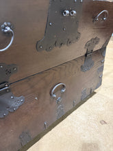Load image into Gallery viewer, Oriental Hardwood Trunk
