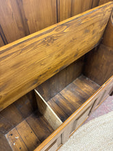 Load image into Gallery viewer, Pine Box Settle
