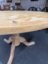 Load image into Gallery viewer, Pine Round Table
