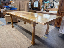 Load image into Gallery viewer, Barker &amp; Stonehouse Extendable Table
