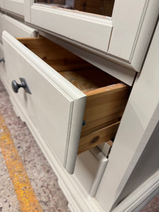 Wardrobe / Cupboard