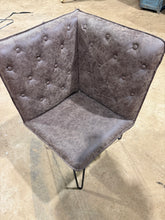 Load image into Gallery viewer, A pre-loved grey office chair with button-backed detailing and sturdy construction. Shows signs of previous use with minor surface marks, but remains in solid working condition. Ideal for those seeking a functional seating solution with character.

Delivery Available

Overall Dimensions

60cm wide x 60cm deep x 93cm high

