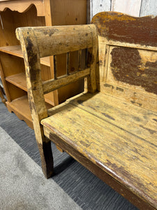Distressed Settle