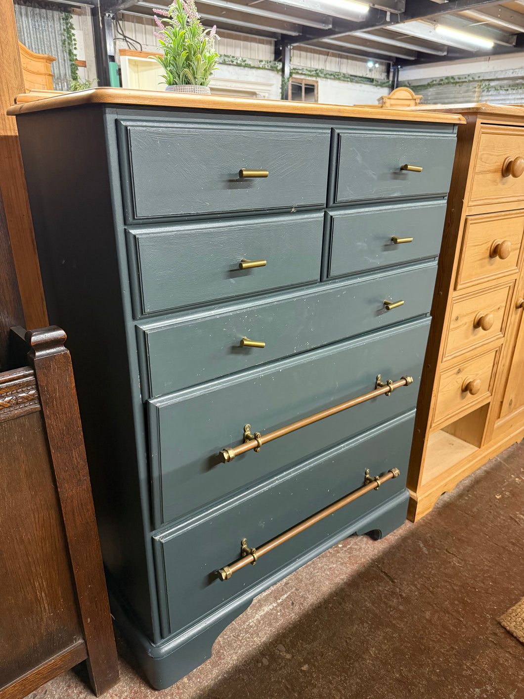 This ducal pine chest of drawers has been painted a deep grey / black by previous owners so it does need a touch up in areas. It has ample storage with 4 short drawers over 3 long. It has been finished of with quirky industrial style handles.

Overall Dimensions

86.5cm wide x 45cm deep x 104.5cm high

DELIVERY AVAILABLE    

HAVE THIS PAINTED A COLOUR OF YOUR CHOICE FOR AN EXTRA £80 OR COMPLETELY STRIPPED BACK FOR £90 

For our other items see our website https://fossewayfurniture.co.uk

collection from cv