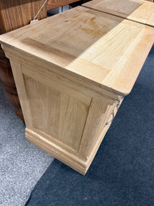 Oak Bedsides