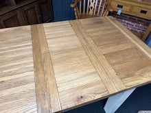 Load image into Gallery viewer, Oak Extendable Table
