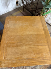 Load image into Gallery viewer, Oak Side Table
