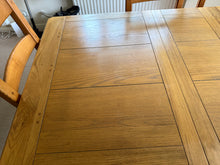 Load image into Gallery viewer, Oak Extendable Table
