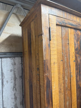 Load image into Gallery viewer, Linen Press / Larder
