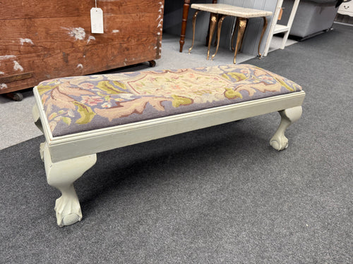 This charming Georgian-style painted footstool is sturdy and well-maintained. It shows just a few minor marks, but nothing that detracts from its overall excellent condition.

Delivery Available

Overall Dimensions

90cm wide x 34.5cm deep x 30cm high       
