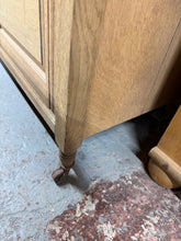 Load image into Gallery viewer, Oak Buffet
