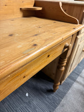 Load image into Gallery viewer, Solid Pine Washstand
