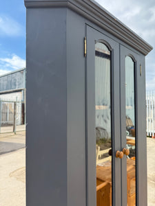 Pine Corner Unit