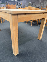 Load image into Gallery viewer, Oak Extendable Table
