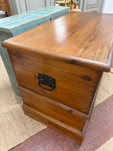Load image into Gallery viewer, Solid Pine Blanket Box
