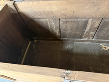 Load image into Gallery viewer, Large Oak Coffer
