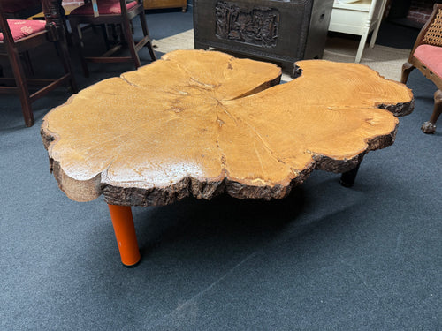 This beautiful live edge coffee table is solidly built and well-maintained, showing just a few small marks. It features two black legs and one orange leg, which can be removed for easier transport. This unique piece is sure to catch everyone’s eye and start conversations.

Overall Dimensions

approx : 126cm x 104cm x 47cm high

DELIVERY AVAILABLE      

For our other items see our website https://fossewayfurniture.co.uk

collection from our shop at cv36, our collection zone at bs36 or otherwise delivery is 