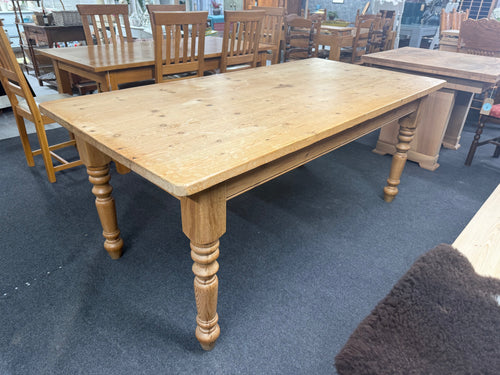 This beautiful 6ft solid pine dining table is sturdy and well-maintained. While it shows some signs of use, these only enhance its character. It comfortably accommodates 6 to 8 people. Please note, the legs are fixed and do not detach.

Overall Dimensions

183cm long x 90cm wide x 77cm high

DELIVERY AVAILABLE      

HAVE THIS PAINTED A COLOUR OF YOUR CHOICE FOR AN EXTRA £100 OR HAVE IT COMPLETELY STRIPPED BACK FOR JUST £120    

For our other items see our website https://fossewayfurniture.co.uk

collectio