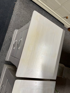 Oak Bedsides