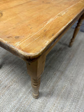 Load image into Gallery viewer, Victorian Pine Scrub Top Table
