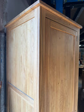 Load image into Gallery viewer, Single Oak Wardrobe
