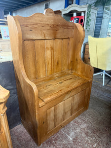 Vintage Pine Settle