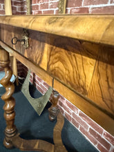 Load image into Gallery viewer, William &amp; Mary Table and Mirror Set
