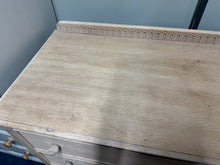 Load image into Gallery viewer, Stripped Oak Drawers
