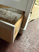 Load image into Gallery viewer, Two Tone Blanket Box
