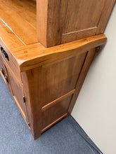 Load image into Gallery viewer, Oak Furniture Land Dresser
