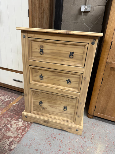 This beautiful pine chest of drawers has been fully stripped to reveal its natural finish and could use a wax coating to help protect it. It features three spacious drawers, perfect for storing your belongings.

Delivery Available

Overall Dimensions

72cm wide x 48.5cm deep x 105cm high

