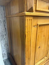 Load image into Gallery viewer, Vintage Pine Washstand
