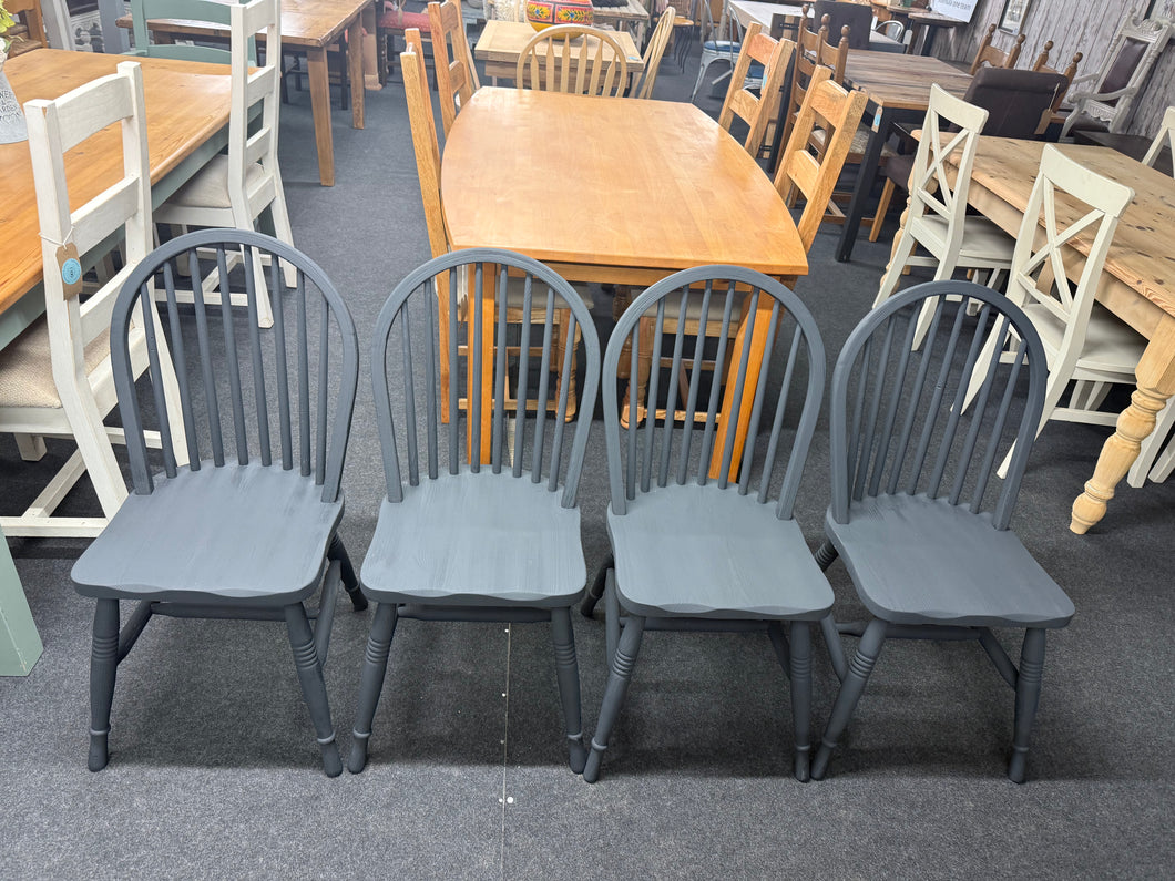 A charming quartet of solid pine chairs, each finished in Farrow & Ball's sophisticated 'Off Black' colour. These sturdy pieces combine timeless appeal with practical durability, offering a versatile seating solution that complements both contemporary and traditional interiors.

Overall Dimensions

approx : 42cm wide x 43.5cm deep x 89.5cm high

DELIVERY AVAILABLE      

For our other items see our website https://fossewayfurniture.co.uk

collection from our shop at CV36 4QZ or purchase online for deliv