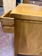 Load image into Gallery viewer, Oak Bedsides
