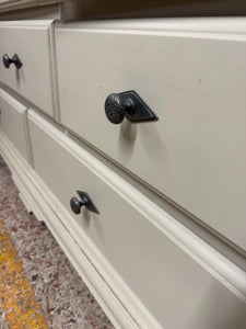 Wardrobe / Cupboard
