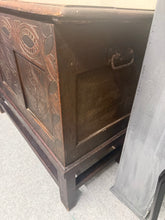 Load image into Gallery viewer, Oak Coffer
