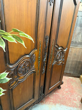 Load image into Gallery viewer, Armoire
