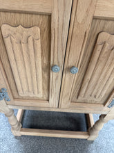 Load image into Gallery viewer, Stripped Oak Cupboard
